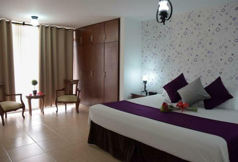 סוויטה עם מרפסת, Juan Maria