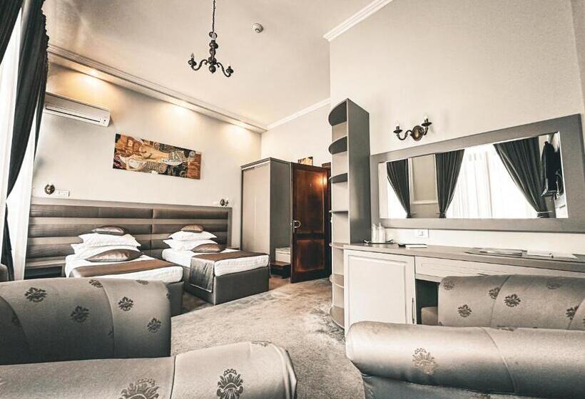 Номер Deluxe, La Strada Boutique Villa