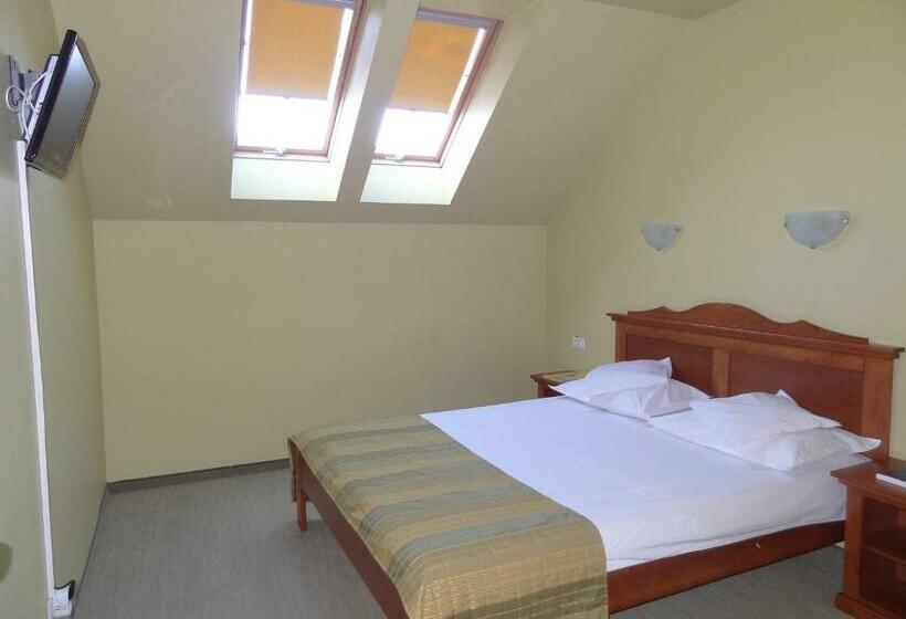 Номер Стандарт, Lucy Star