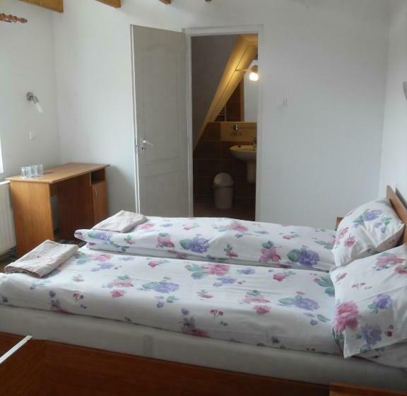 חדר סטנדרט לשלושה, Pensiunea Trasura   Hinto Panzio