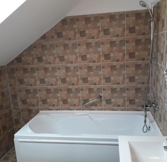 חדר אקונומי, Relax Sovata