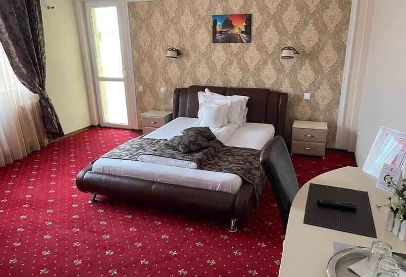 اتاق لوکس سه تخته, Restaurant Oscar