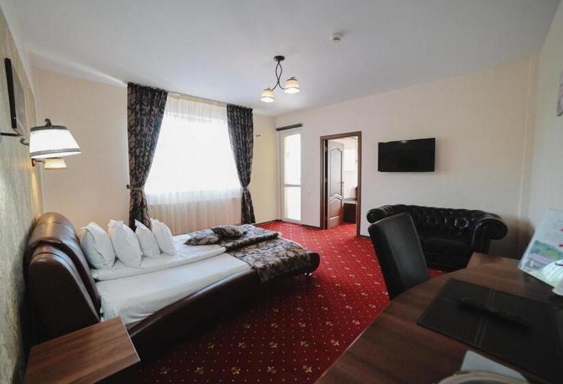 سوئیت با بالکن, Restaurant Oscar