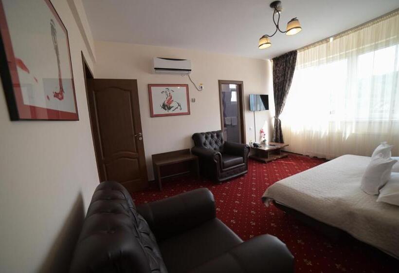 سوئیت با بالکن, Restaurant Oscar