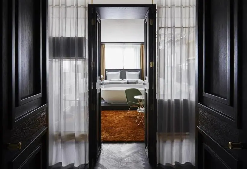 プレミアムルーム, Roomers Munich, Autograph Collection