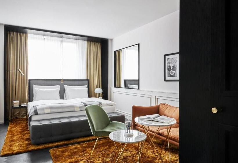 سوییت سوپریور, Roomers Munich, Autograph Collection