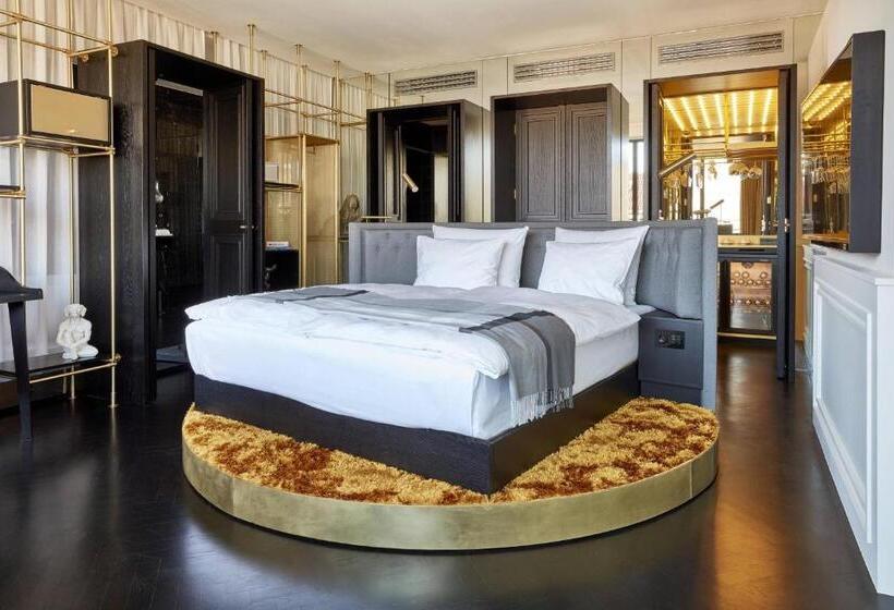 Люкс Deluxe Кровать Кинг, Roomers Munich, Autograph Collection