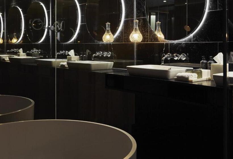 سوئیت اجرایی با تخت کینگ, Roomers Munich, Autograph Collection