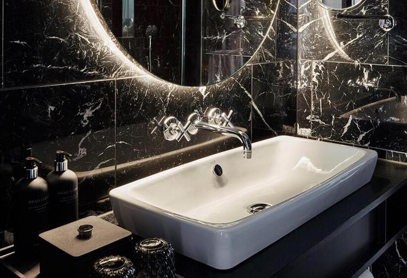 سوئیت اجرایی با تخت کینگ, Roomers Munich, Autograph Collection