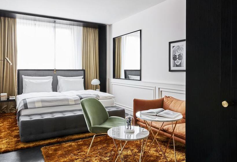 سوییت سوپریور, Roomers Munich, Autograph Collection