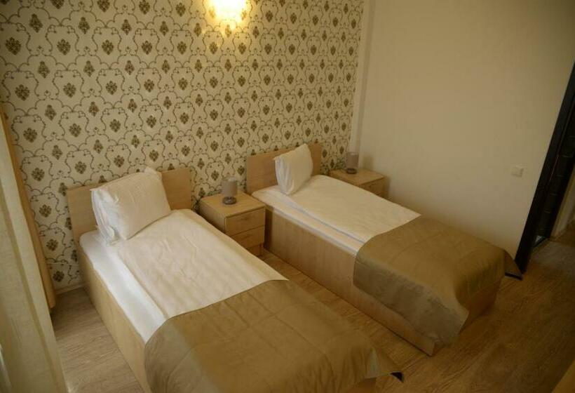 バルコニー付きスタンダードルーム, Story