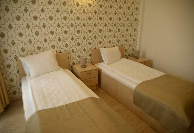 バルコニー付きスタンダードルーム, Story