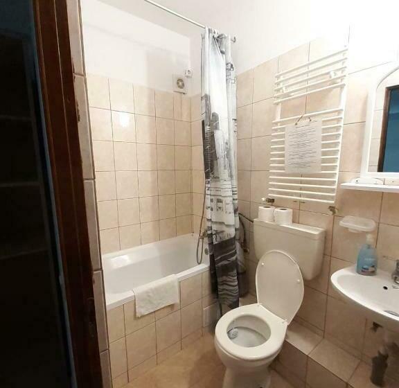 标准间, Taxi Hostel