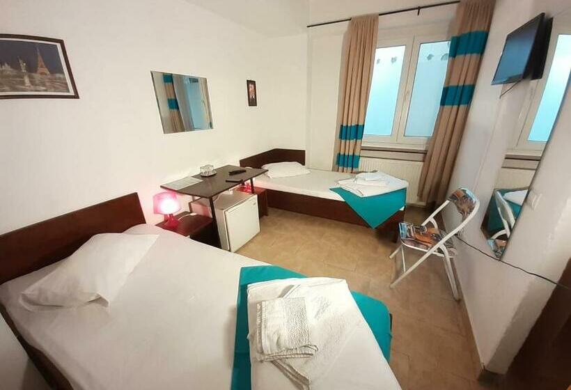 スタンダードルーム, Taxi Hostel