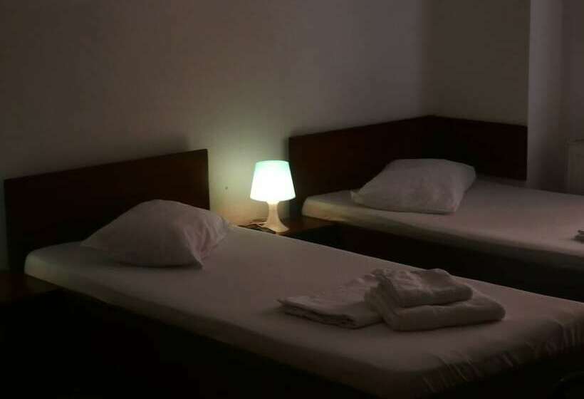 スタンダードルーム, Taxi Hostel