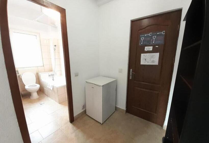 Номер Комфорт, Taxi Hostel