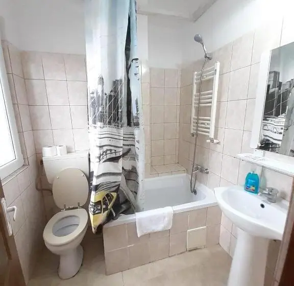 Perhehuone, Taxi Hostel