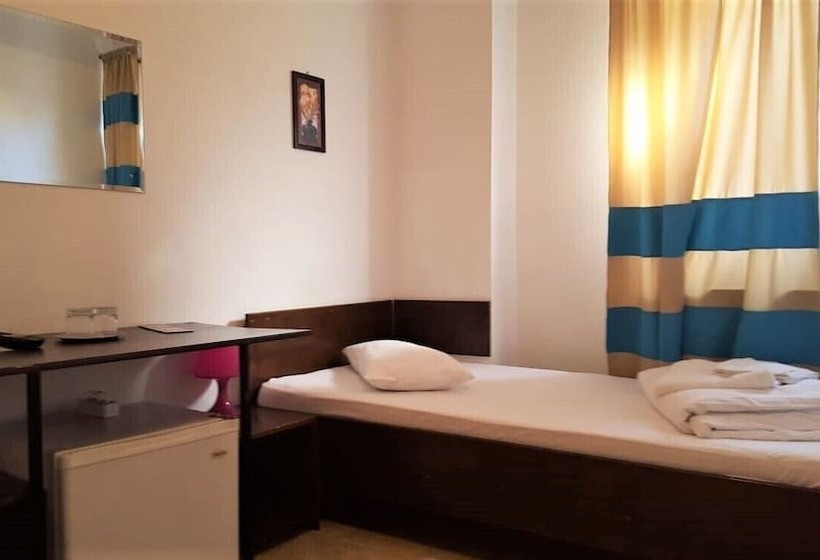 标准间, Taxi Hostel