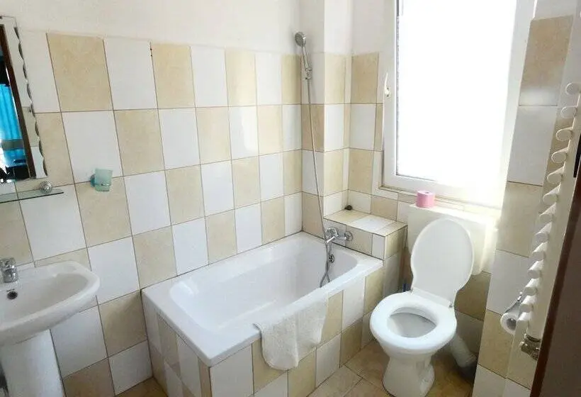 Standard Kolmen Hengen Huone, Taxi Hostel