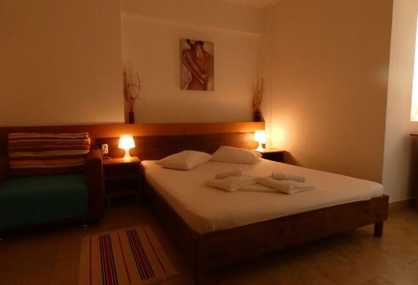 スタンダードルーム, Taxi Hostel