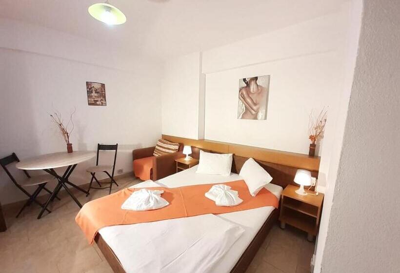 Номер Комфорт, Taxi Hostel