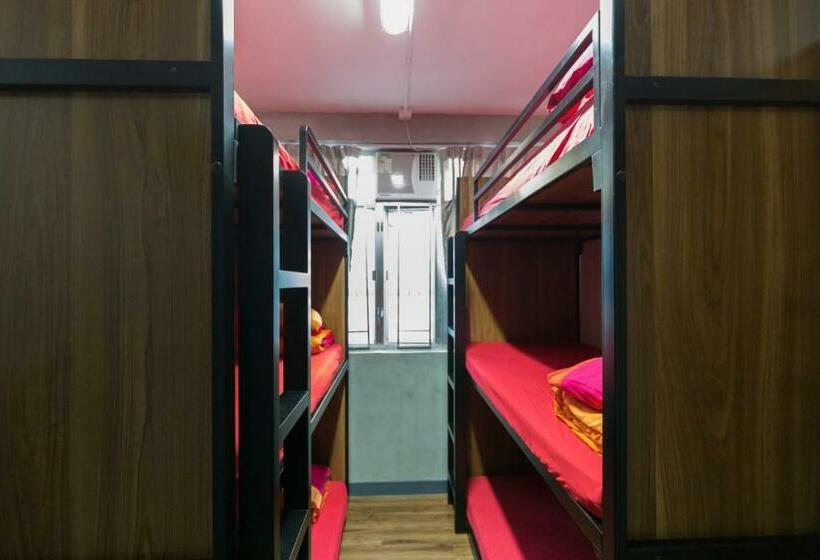 Bed in Shared Room with Shared Bathroom, Check Inn Hk