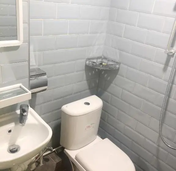 سوئیت خانوادگی اقتصادی, Check Inn Hk