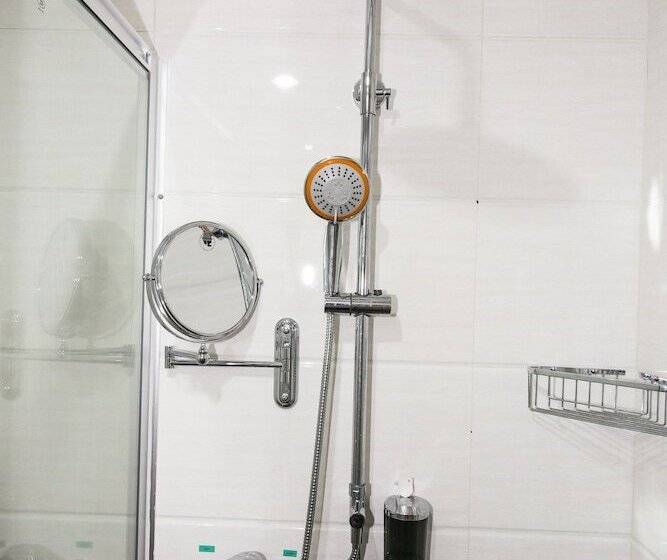 اتاق اکونومی با حمام مشترک, Check Inn Hk