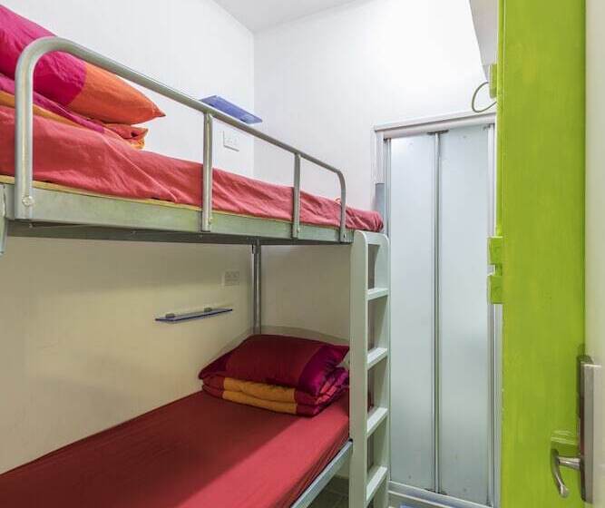 اتاق اکونومی با حمام مشترک, Check Inn Hk