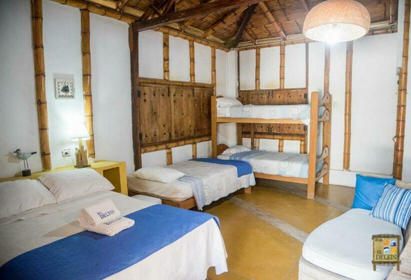 اتاق استاندارد چهار تخته با چشمانداز دریا, El Delfin