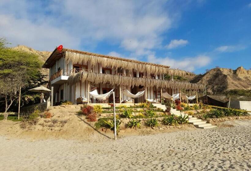 اتاق استاندارد چهار تخته با چشمانداز دریا, El Delfin