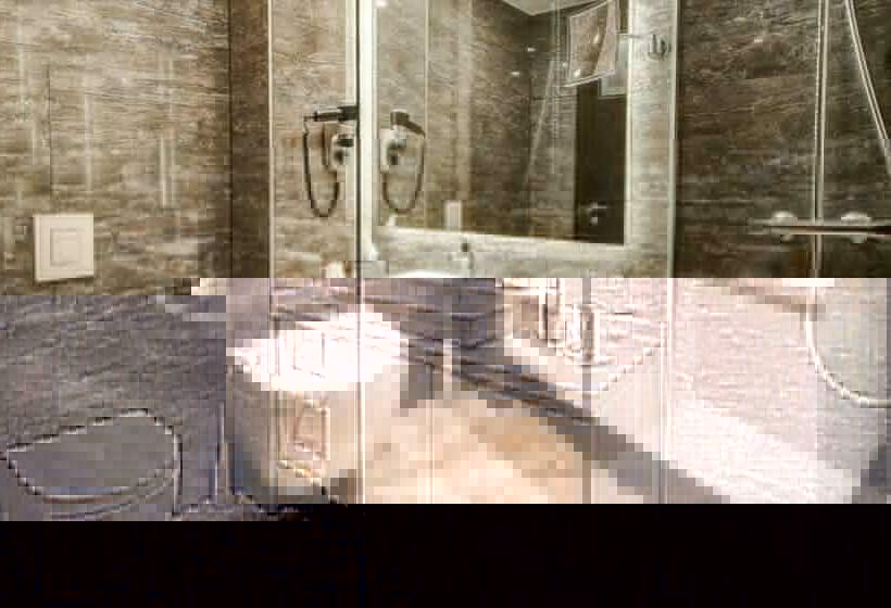 חדר דלוקס, Malak Regency