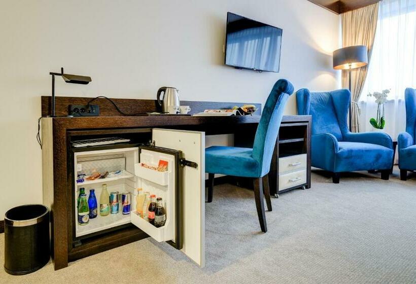 חדר דלוקס, Malak Regency