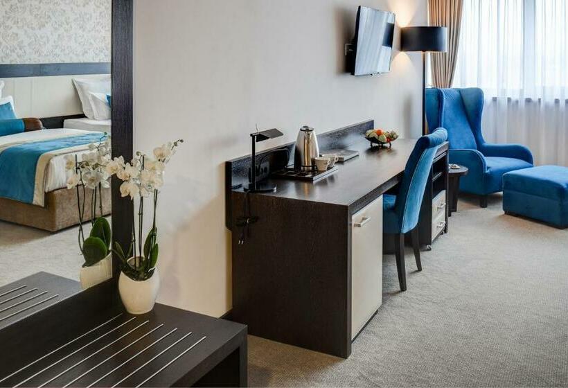 חדר דלוקס, Malak Regency