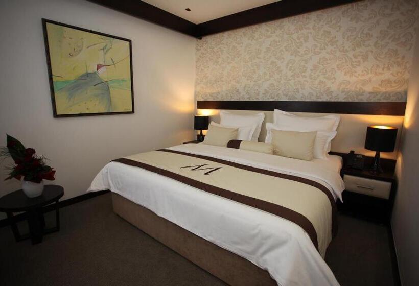 חדר קלאסי, Malak Regency