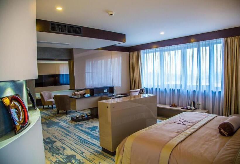 סוויטת סופריור, Malak Regency