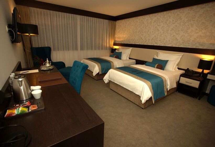 חדר דלוקס, Malak Regency