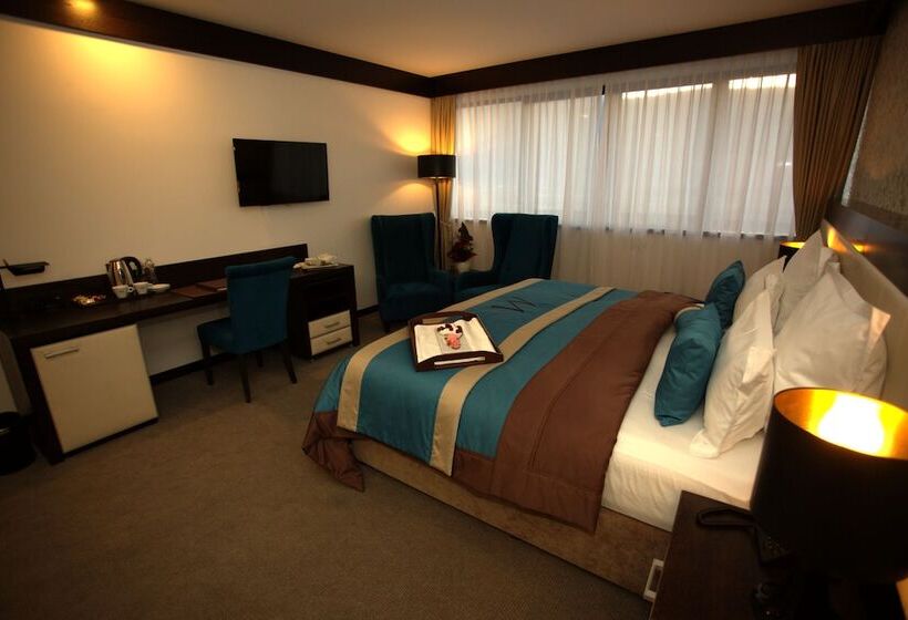 חדר דלוקס, Malak Regency