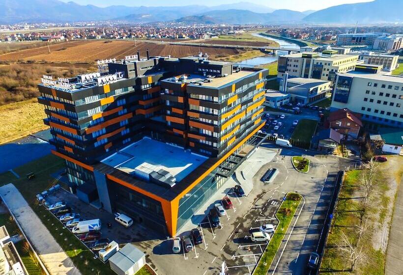 חדר פרמיום, Malak Regency