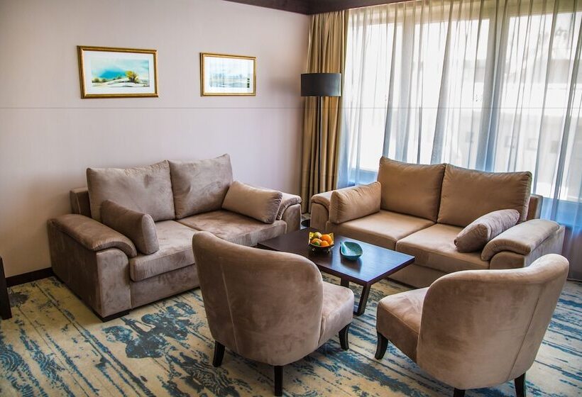 דירת חדר דלוקס, Malak Regency