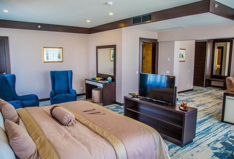 דירת חדר דלוקס, Malak Regency