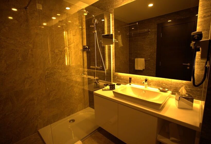 חדר קלאסי, Malak Regency