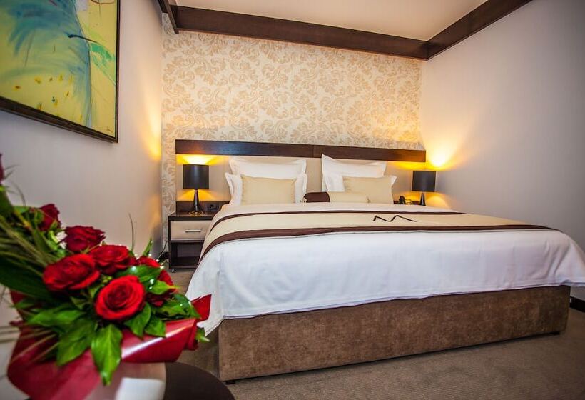 חדר קלאסי, Malak Regency