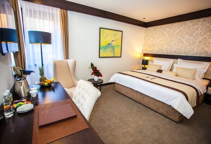 חדר קלאסי, Malak Regency