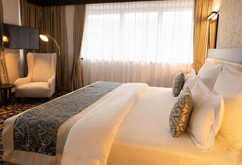 חדר פרמיום, Malak Regency