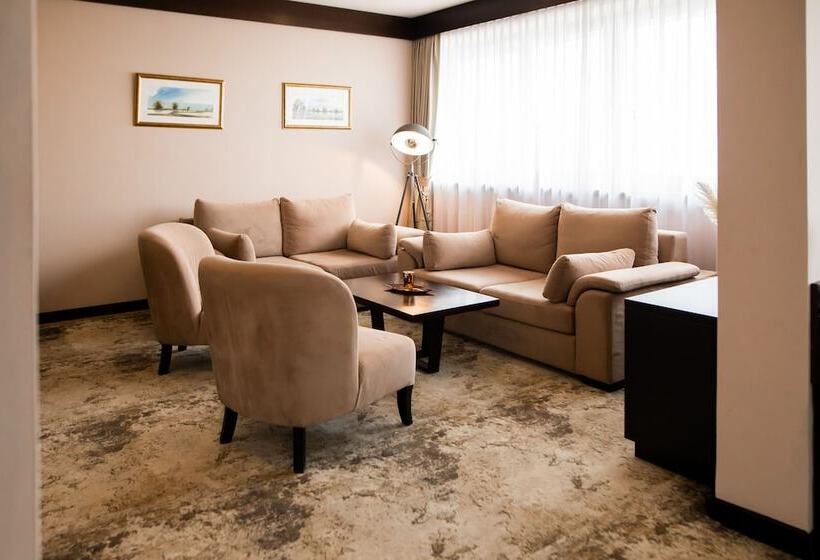 דירת חדר דלוקס, Malak Regency