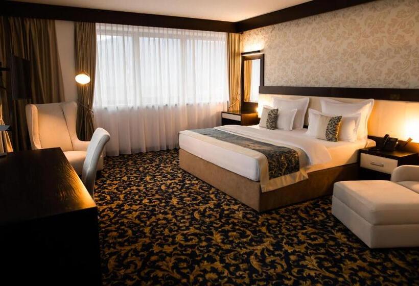 חדר פרמיום, Malak Regency