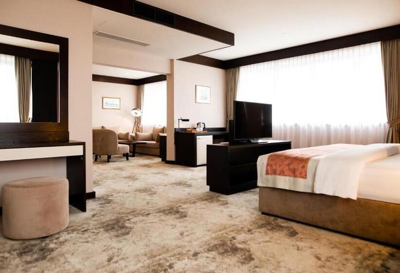 דירת חדר דלוקס, Malak Regency