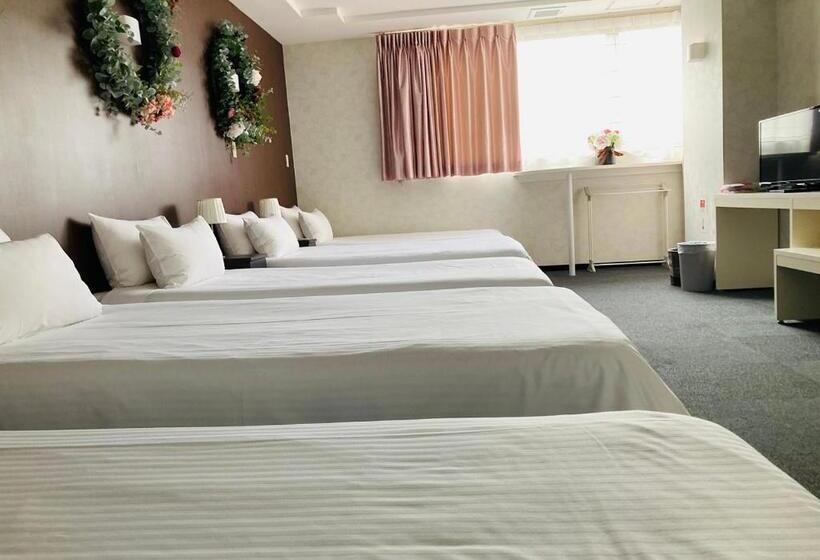اتاق خانوادگی, Okinawa Hotel Precia