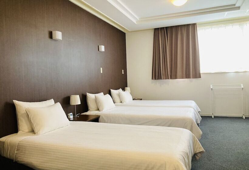 اتاق استاندارد سه نفره, Okinawa Hotel Precia